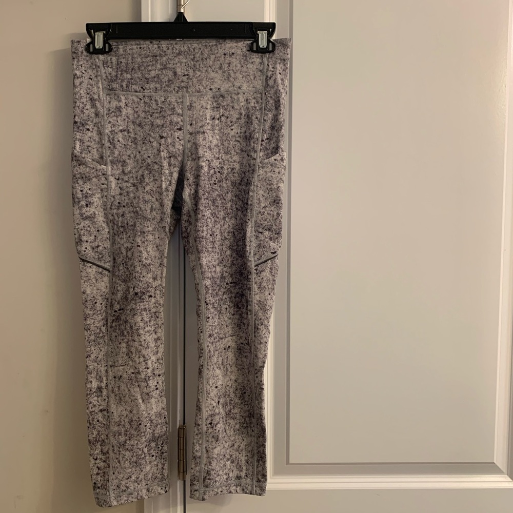 Lululemon cropped leggings size 6